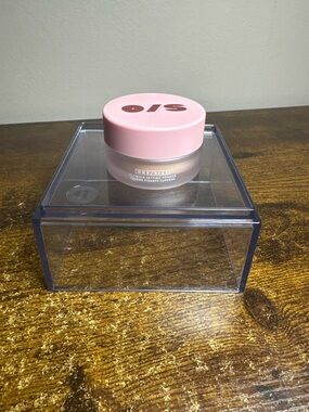 ULTIMATE
BLURRING SETTING POWDER TRAVEL-SIZED ultra pink